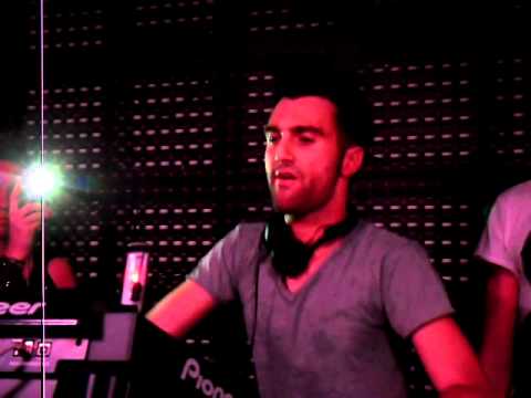 TRISTAN GARNER playing "One"(by Swedish House Mafia) @ NIKY'Z CLUB (FRANCE) - 2011