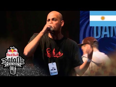 DAN YELUS vs DEIVBEAT - Cuartos: Final Nacional Argentina 2013 | Red Bull Batalla de los Gallos