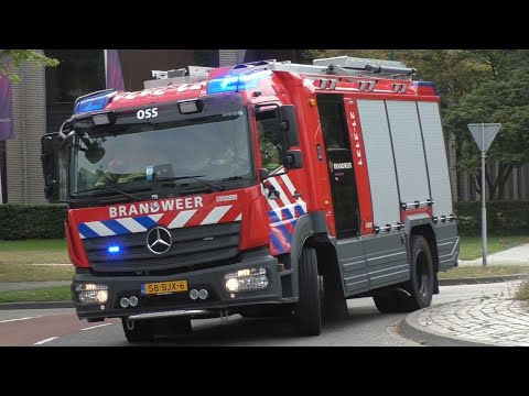 Brandweer Oss Tankautospuit 21-3131 en Hoogwerker 21-3151 met spoed in Oss