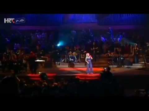 Danijela Martinović - IDE MI (Da je slađe zaspati).mp4