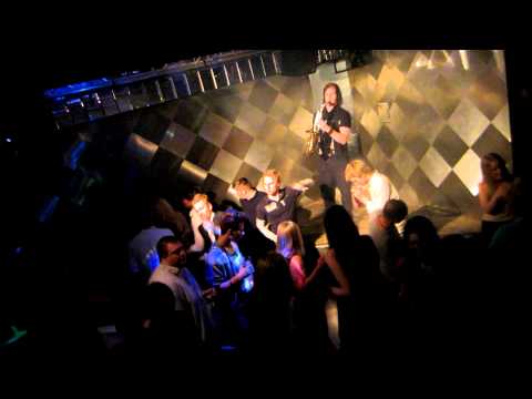 Freddie DeVille ft Peter Zimny @ Etagé 8th of April 2011.MOV