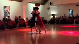 Liliana Chenlo y Raquel Makow.Milonga del Viernes. Juan D'Arienzo & Hectór Mauré-Humillación - 3/4