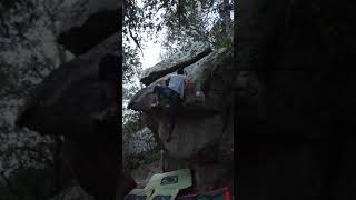 Video thumbnail of La boina, 6a+. Can Bruguera