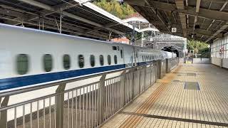 東海道新幹線熱海駅ホームドア