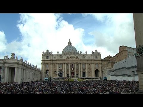 Author accusing Vatican of corruption defends book