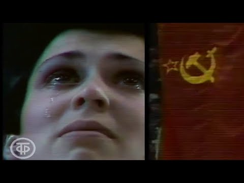 Medal Ceremony Rodnina & Zaitsev 1980 Soviet Anthem (Cries During Anthem)