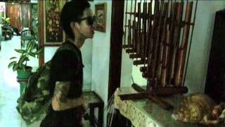 Download lagu FOR REVENGE - Fiksi (Footage).mp4 mp3