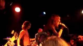 Juliette   The Licks   Shelter Your Needs   Live