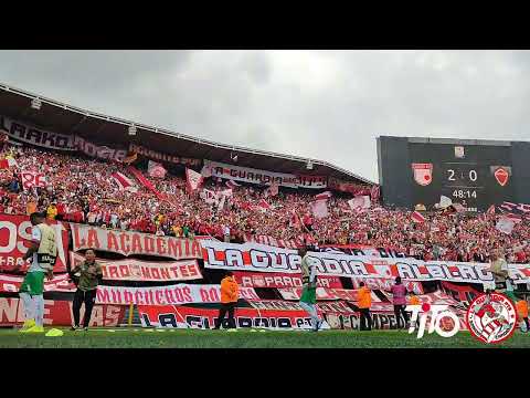 "" Barra: La Guardia Albi Roja Sur • Club: Independiente Santa Fe • País: Colombia