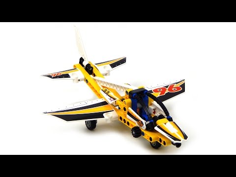 Vidéo LEGO Technic 42044 : L'avion de chasse acrobatique