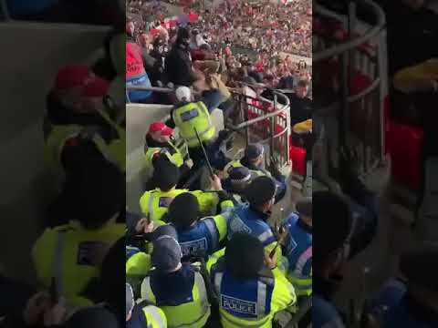 WC Qualification 12.10.2021 England - Hungary - Hungarian and Polish fans vs police