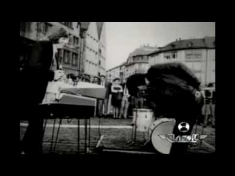 download lagu mp3 mp4 Letra Hello I Love You The Doors, download lagu Letra Hello I Love You The Doors gratis, unduh video klip Letra Hello I Love You The Doors