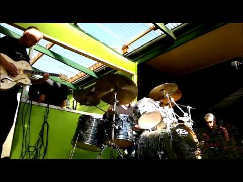 Room 335   The Armidillos Cafe Set 2 1 5 2016