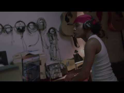 MAZZY - Mwen Normal(Official Video)