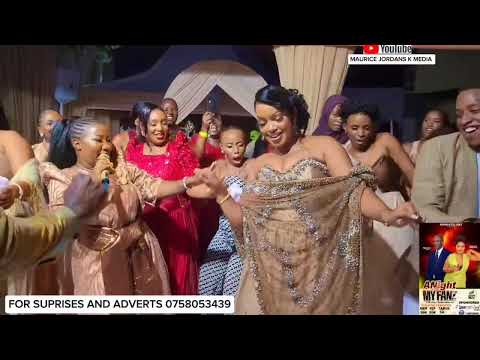Chosen Becky yeeguddeko naba Aromatic ku mukolo gwa Becky laba kyebakoze omukolo gwa Ivy 
