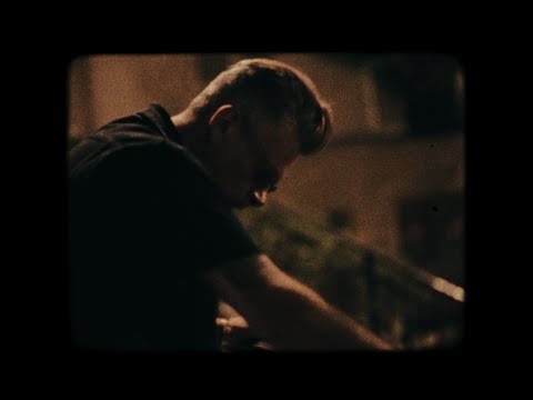 Videoclip de Juste avant de tomber — Benjamin Biolay