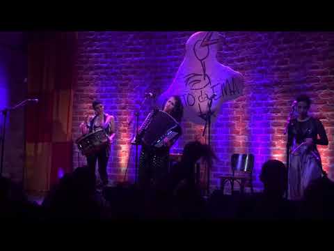 Trio Sinhá Flor - Carcará + Rei Bantu