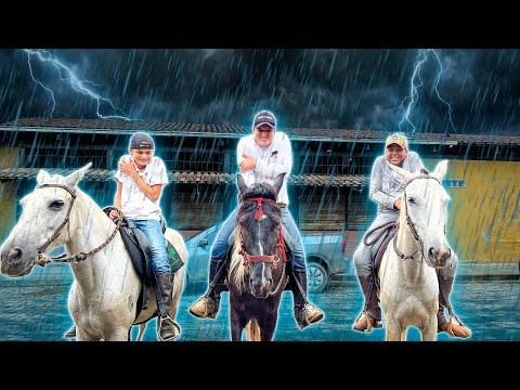 CAVALGADA na CHUVA