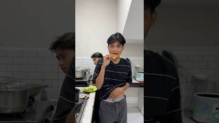 Download lagu KETAHUAN NYOLONG GORENGAN DIDAPUR😱ADAM BOLONG SATU mp3