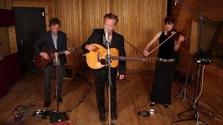 John Mellencamp sings &quot;Troubled Man&quot;