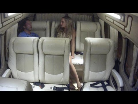 Rosanna wil een knuffel van Alex  - TEMPTATION ISLAND