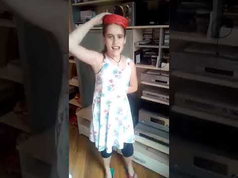 LIČKA KAPO ( LIVE ) - Laura Tina