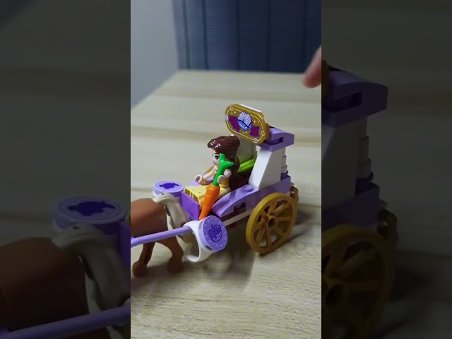 Vídeo relacionado con LEGO | Princesas Disney Calesa de Cuentos de Bella, Coche de Caballos de Juguete con Mini Muñeca, Regalo de la Película La Bella y la Bestia para Niños y Niñas de 5 Años o Más 43233