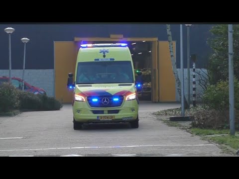 [Nieuwe Ambulance 12141] en vele Andere hulpdiensten met spoed in Haarlem en Velserbroek