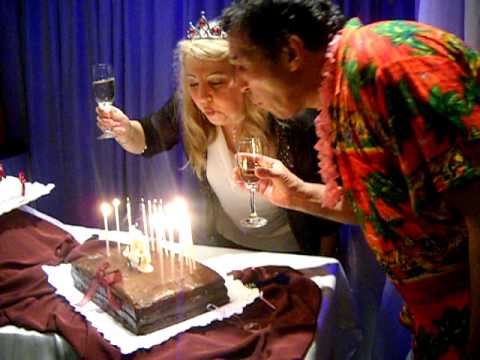 soplando las velitas.AVI