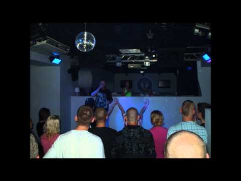 Hrza feat. Es /VKLUDE/ - 2013 (prod. ES & ZA & Mess) - živá gitara, basgitara a klávesy