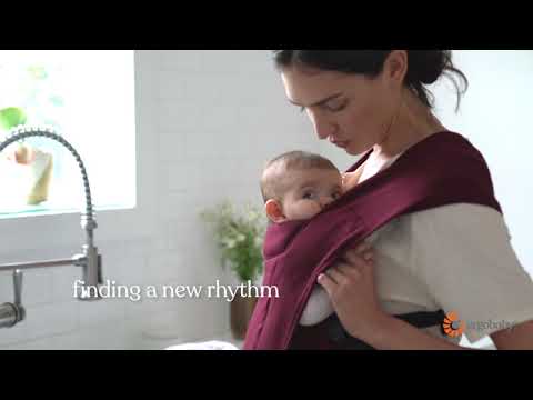 ERGOBABY nešioklė EMBRACE, grynas juodas video
