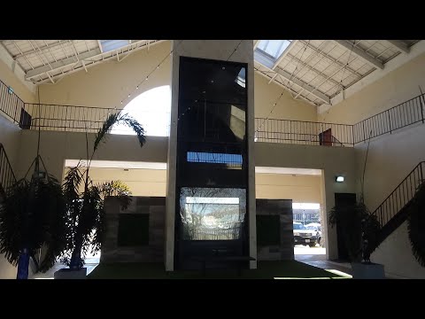 Scary Otis hydraulic elevator at Marinagate