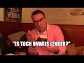 Richard de Mos eert de moorkop