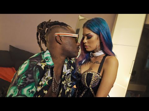 Tati Zaqui part. Pelé MilFlows - Aguenta (Clipe Oficial)