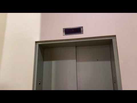 EPIC MOTOR! Dover Hydraulic Elevator @ PearlRidge Shopping Center