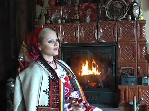 Sanziana Toader - Noi umblam a colinda.mpg