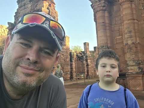 San Ignacio Misiones Con Mochila Azul de Viaje