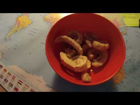 MongoTV_11856 - Del 1 - SPISER SKÅL FLÆSKESVÆR LØRDAG AFTEN MED GLAS ANANAS SODAVAND