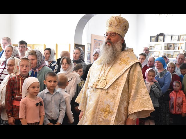 Митрополит Кирилл совершил Божественную литургию в храме села Нырья Кукморского района