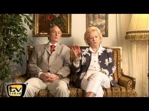 Angela Merkel lässt tief blicken! - TV total