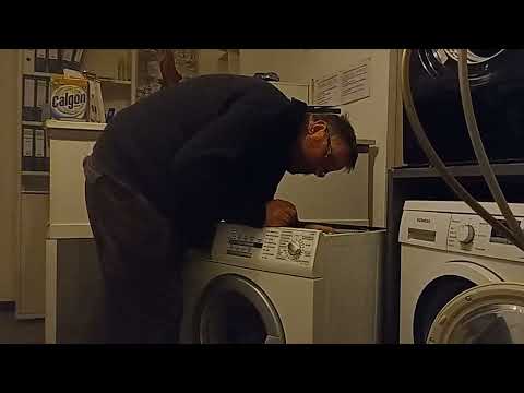 Kundendienst verweigert Reparatur. " Wenden Sie sich an den Händler der Ihnen das verkauft hat."