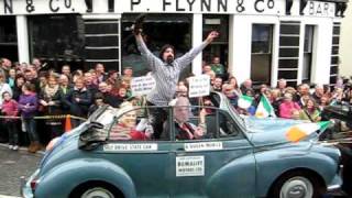 preview picture of video 'Carrick on Shannon, St Patrick's Day Parade 2011 -Ming, The Queen, Brian Cowen'