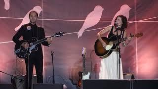 Lera Lynn - Standing On The Moon @ ВДНХ, Moscow 12.08.2017