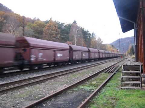 Průjezd nákladního vlaku - Sebuzín