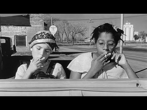 Addie & Imogene smoking and dunking on Miss Trixie in “Paper Moon” (1973)