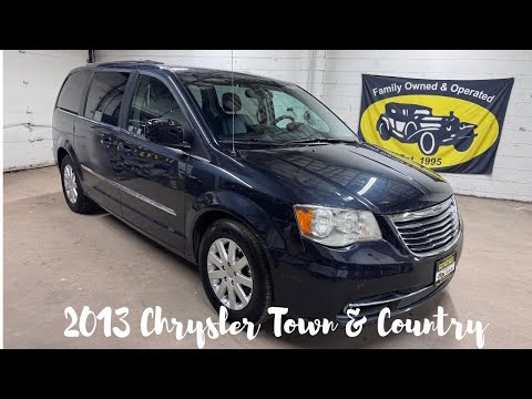 2013 Chrysler Town & Country (CC-2027521) for sale in Edison, New Jersey