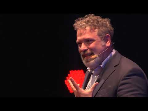 Il Dilettante si preoccupa, il Professionista se ne occupa | Enzo Paci | TEDxRovigo