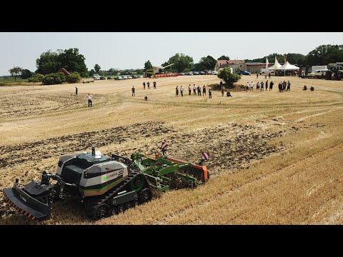 AUTONOME Bodenbearbeitung // AgXeed Claas Amazone Vorführung