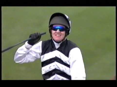 2003 Champion Chase Moscow Flyer Ext Into Enclosure