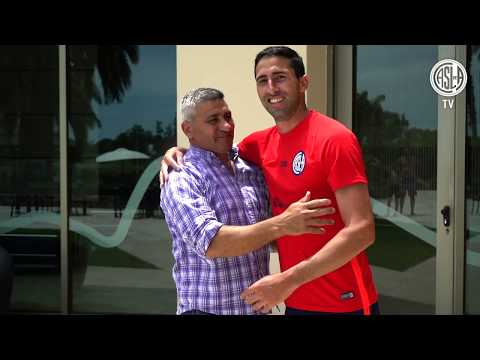 El encuentro de Donatti con su ídolo, el Beto Acosta